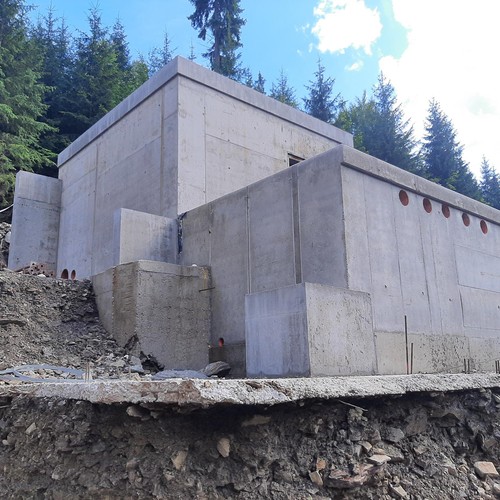 Nátokový objekt a čerpací stanice